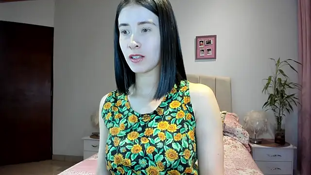 macarena vallejo online show from October 2025 03:27:01 AM