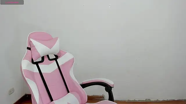 Snapshot of Anal_Milky_Momma chatting on January 2025 06:12:02 PM Anal Milky Momma online show from January 2025 06:12:02 PM