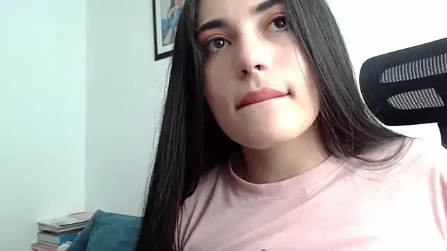 Snapshot of Honey_Aynur20 chatting on January 2025 06:16:01 PM Honey Aynur20 online show from January 2025 06:16:01 PM