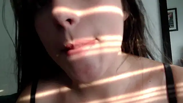 Snapshot of Honey_Aynur20 chatting on January 2025 10:17:02 PM Honey Aynur20 online show from January 2025 10:17:02 PM