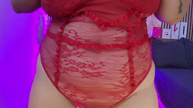 JuliRamirez online show from October 2025 01:06:02 PM