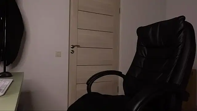 Snapshot of Tommy_Burnz chatting on January 2025 04:15:01 AM Tommy Burnz online show from January 2025 04:15:01 AM