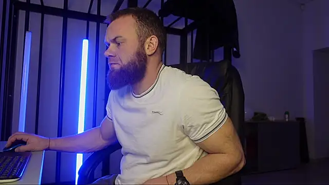 Snapshot of Tommy_Burnz chatting on January 2025 08:41:01 AM Tommy Burnz online show from January 2025 08:41:01 AM