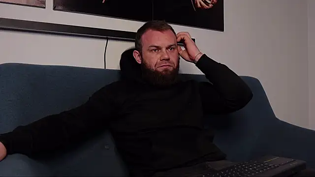 Snapshot of Tommy_Burnz chatting on January 2025 09:33:02 AM Tommy Burnz online show from January 2025 09:33:02 AM