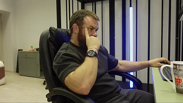 Snapshot of Tommy_Burnz chatting on February 2025 05:34:02 AM Tommy Burnz online show from February 2025 05:34:02 AM