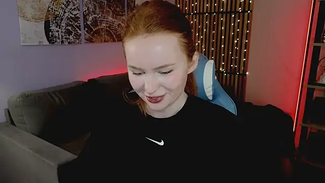 Snapshot of GingerArin chatting on October 2025 10:22:02 AM GingerArin online show from October 2025 10:22:02 AM