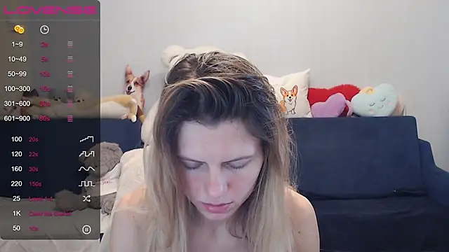 Snapshot of night_is_dark chatting on January 2025 02:40:02 PM night is dark online show from January 2025 02:40:02 PM