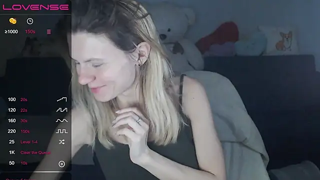 Snapshot of night_is_dark chatting on January 2025 10:35:02 PM night is dark online show from January 2025 10:35:02 PM