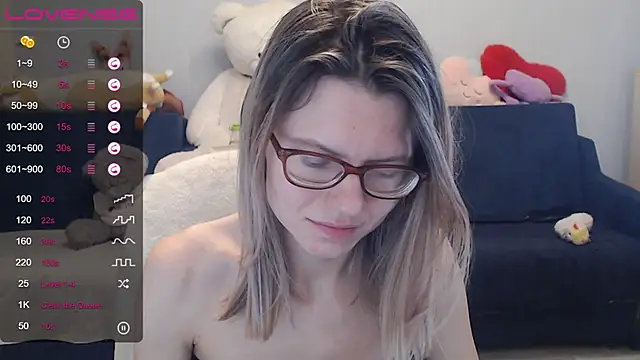 Snapshot of night_is_dark chatting on February 2025 10:03:02 PM night is dark online show from February 2025 10:03:02 PM