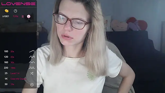 Snapshot of night_is_dark chatting on February 2025 09:53:02 PM night is dark online show from February 2025 09:53:02 PM