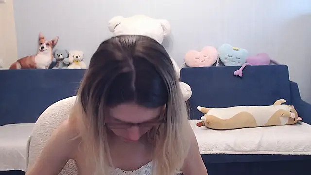 Snapshot of night_is_dark chatting on October 2025 01:45:02 PM night is dark online show from October 2025 01:45:02 PM