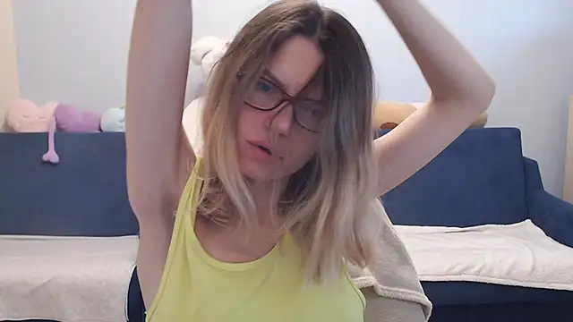 Snapshot of night_is_dark chatting on November 2025 02:06:01 PM night is dark online show from November 2025 02:06:01 PM