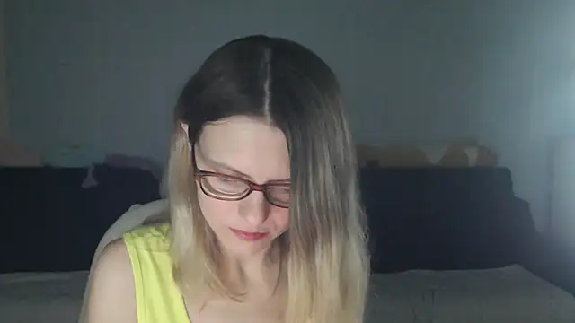 Snapshot of night_is_dark chatting on December 2025 10:29:02 PM night is dark online show from December 2025 10:29:02 PM