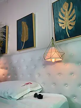 valerie lya online show from November 2025 08:43:01 PM