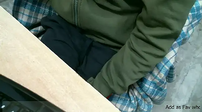 Snapshot of desioldguy chatting on December 2024 04:20:02 AM desioldguy online show from December 2024 04:20:02 AM