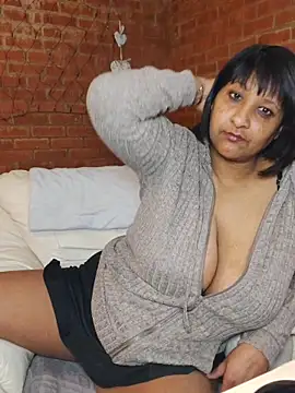 Lilybanx online show from April 2026 08:47:01 PM