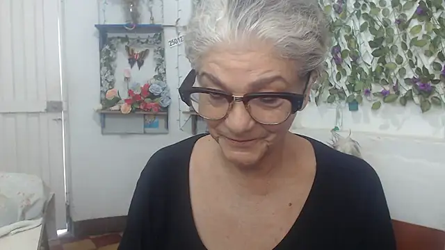 FunnyGrandma online show from December 2024 07:06:01 PM