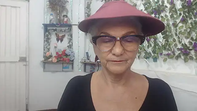 FunnyGrandma online show from December 2024 10:41:01 PM