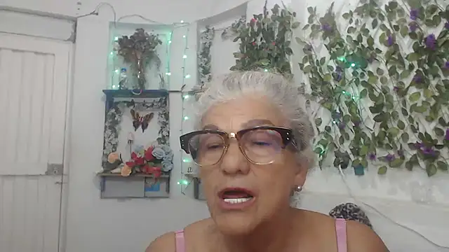FunnyGrandma online show from December 2024 02:21:02 AM