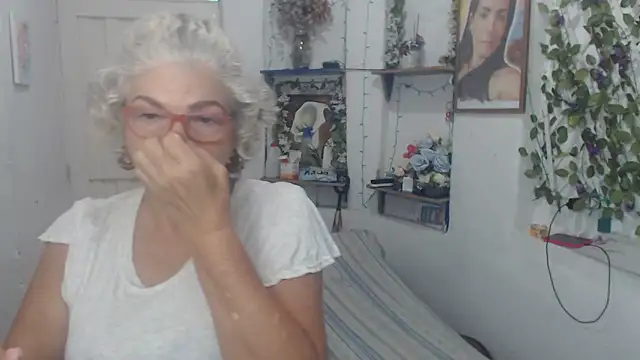 FunnyGrandma online show from September 2025 05:39:02 PM