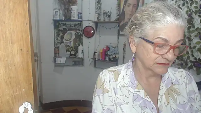 Snapshot of FunnyGrandma chatting on May 2026 02:29:01 AM FunnyGrandma online show from May 2026 02:29:01 AM