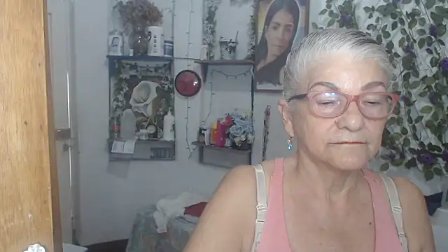 Snapshot of FunnyGrandma chatting on May 2026 04:56:02 PM FunnyGrandma online show from May 2026 04:56:02 PM