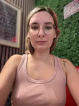 The Snowwhitee online show from March 2025 09:21:01 AM