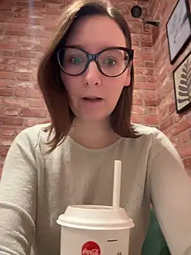 The Snowwhitee online show from December 2025 09:14:01 AM