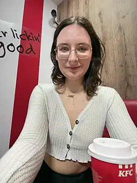 The Snowwhitee online show from April 2026 09:12:01 PM