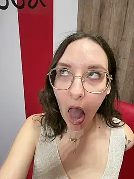 The Snowwhitee online show from April 2026 09:13:01 AM