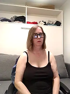 Snapshot of SweetandNaughty1 chatting on June 2026 04:10:02 AM SweetandNaughty1 online show from June 2026 04:10:02 AM