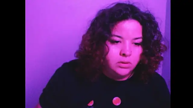 Snapshot of valentinny chatting on September 2025 01:40:01 AM valentinny online show from September 2025 01:40:01 AM