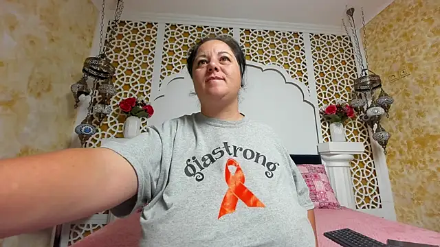 Snapshot of AleshaArabian chatting on September 2025 02:22:02 AM AleshaArabian online show from September 2025 02:22:02 AM