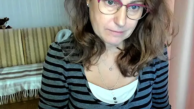 lauraoven online show from October 2025 08:57:02 AM