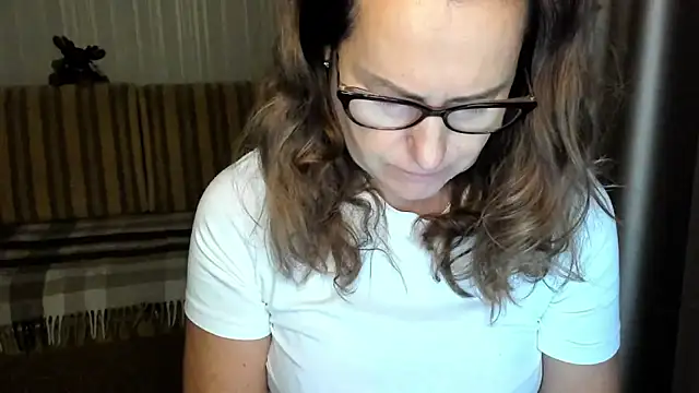 lauraoven online show from October 2025 02:09:01 PM