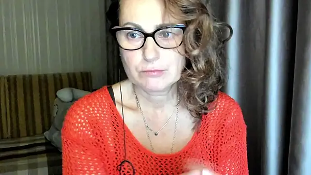 lauraoven online show from November 2025 05:12:01 PM