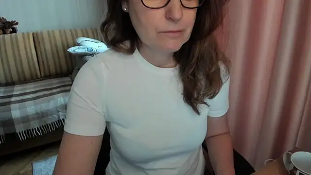 lauraoven online show from March 2026 10:26:01 AM