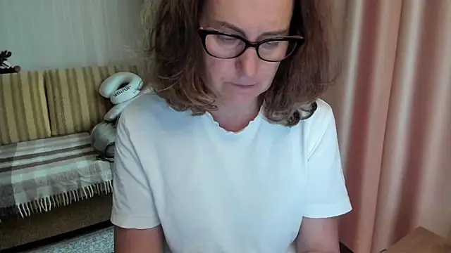 lauraoven online show from June 2026 08:15:02 AM