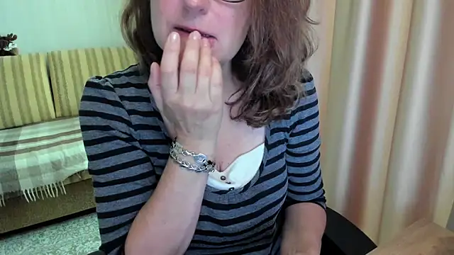 lauraoven online show from June 2026 07:33:02 AM