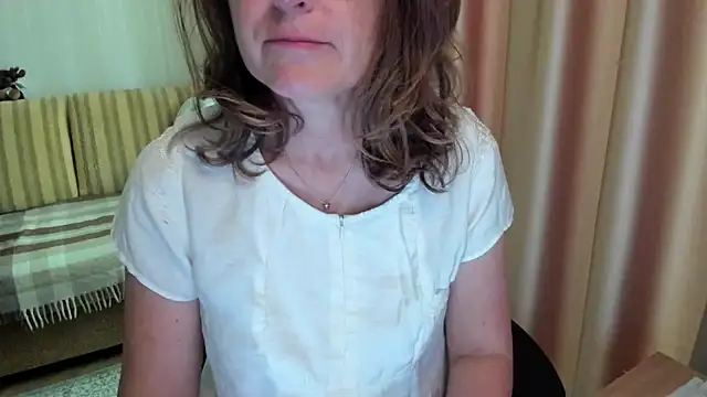 lauraoven online show from June 2026 07:38:01 AM