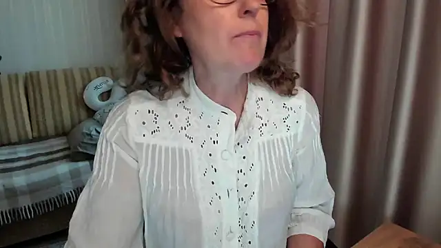 lauraoven online show from July 2026 12:51:01 PM