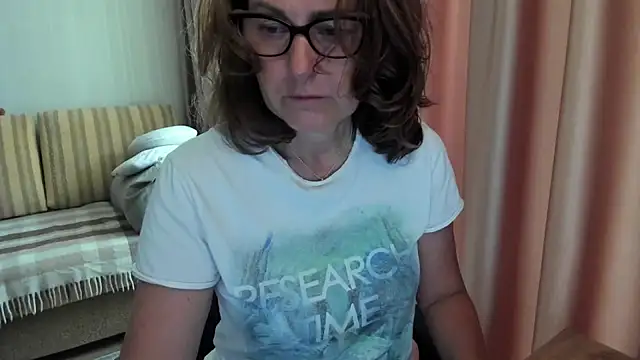 lauraoven online show from July 2026 06:40:01 AM