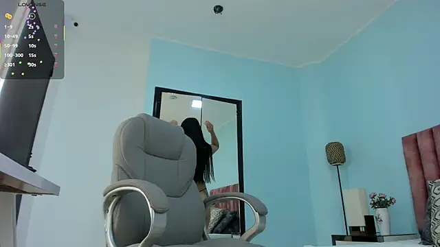 tati saldarriaga online show from March 2026 03:51:01 PM