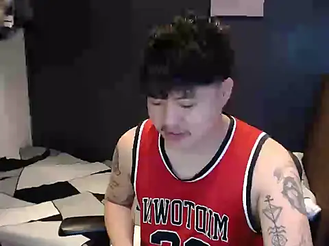 Snapshot of ASIANken911 chatting on November 2025 02:28:01 PM ASIANken911 online show from November 2025 02:28:01 PM