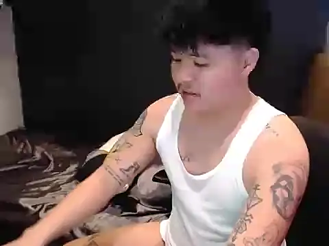 Snapshot of ASIANken911 chatting on December 2025 12:05:01 AM ASIANken911 online show from December 2025 12:05:01 AM