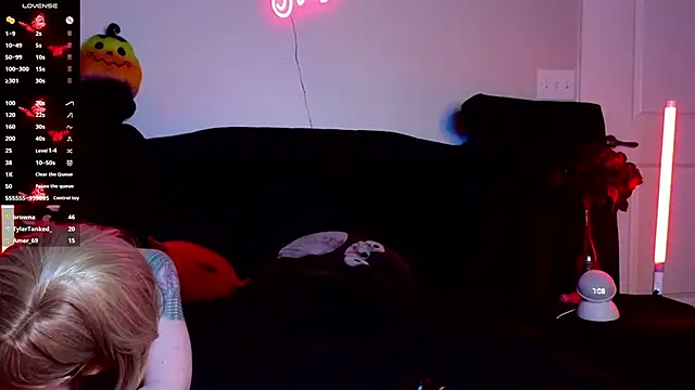 Snapshot of Ivey_and_James chatting on March 2025 12:10:02 AM Ivey and James online show from March 2025 12:10:02 AM