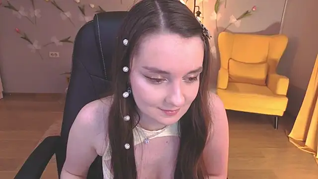 Snapshot of CloudGrace chatting on June 2026 06:13:02 PM CloudGrace online show from June 2026 06:13:02 PM