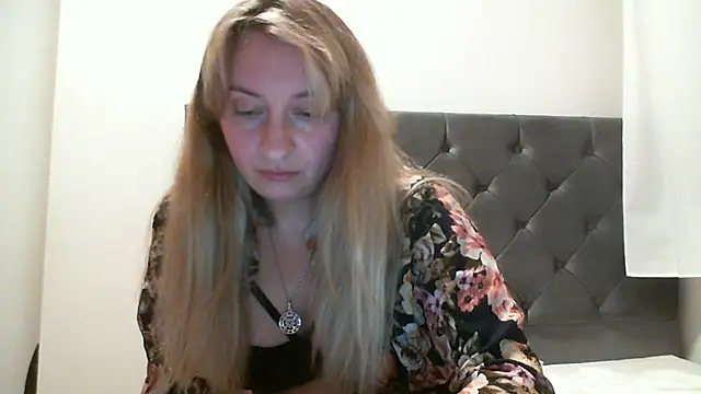 SusanCurt online show from November 2025 07:59:02 PM