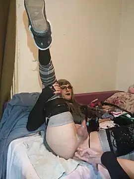 Snapshot of DiamondDrillBit chatting on February 2025 03:47:02 AM DiamondDrillBit online show from February 2025 03:47:02 AM