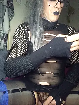 Snapshot of DiamondDrillBit chatting on January 2026 06:01:01 PM DiamondDrillBit online show from January 2026 06:01:01 PM